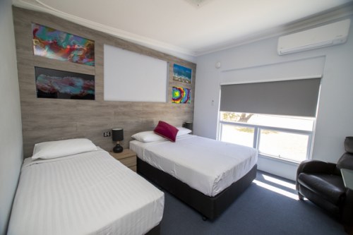 DELUXE TWIN ROOM WITH WELCOME DRINK