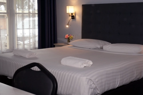 SUPERIOR KING ROOM WITH WELCOME DRINK